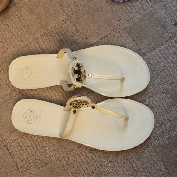 White Tory Burch Sandals with Gold Logo size 8 - Picture 1 of 5